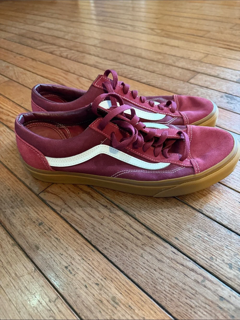 Vans Old Skool Sneakers in Burgundy and White